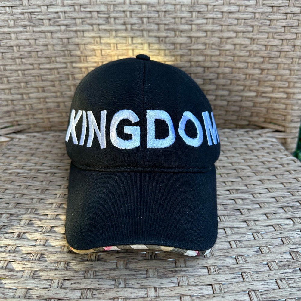 Burberry Embroidered Kingdom Baseball Hat In Black pre-owned